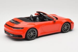 Porsche 911 992 Carrera 4S Cabriolet Orange Minichamps 1:18 155067334 Métal Moulé — image 2 sur 6