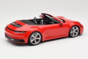Porsche 911 992 Carrera 4S Cabriolet Rouge Minichamps 1:18 155067331 Métal Moulé — image 2 sur 6