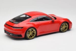 Porsche 911 992 Carrera 4S Guards Rouge & Roues Or Minichamps 1:18 153067328 Métal Moulé — image 2 sur 6