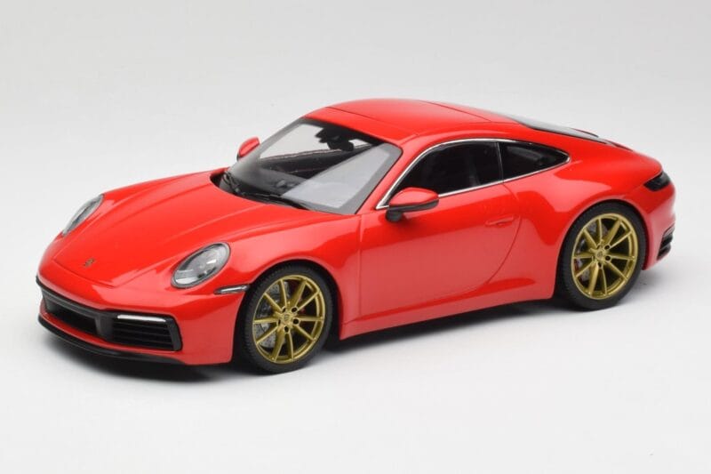 Porsche 911 992 Carrera 4S Guards Rouge & Roues Or Minichamps 1:18 153067328 Métal Moulé