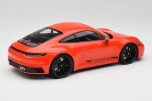 Porsche 911 992 Carrera 4S Lava Orange Minichamps 1:18 155067327 Métal Moulé — image 2 sur 6