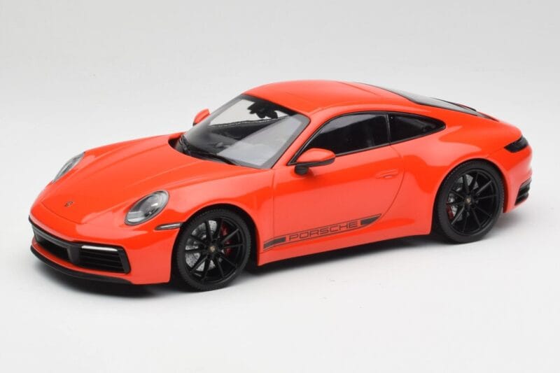 Porsche 911 992 Carrera 4S Lava Orange Minichamps 1:18 155067327 Métal Moulé