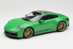 Porsche 911 992 Carrera 4S Python Green Minichamps 1:18 155067325 Métal Moulé