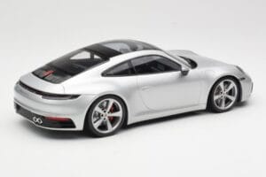 Porsche 911 992 Carrera 4S Argent Minichamps 1:18 155067322 Métal Moulé — image 2 sur 6