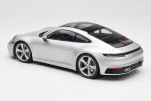 Porsche 911 992 Carrera 4S Argent Minichamps 1:18 155067322 Métal Moulé — image 5 sur 6