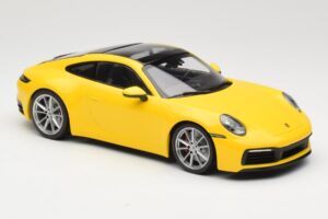 Porsche 911 992 Carrera 4S Jaune Minichamps 1:18 155067320 Métal Moulé — image 4 sur 6