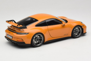 Porsche 911 992 GT3 Bahama Yellow Norev 1:18 187387 Métal Moulé — image 3 sur 8