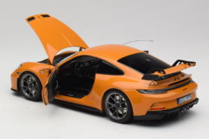 Porsche 911 992 GT3 Bahama Yellow Norev 1:18 187387 Métal Moulé — image 5 sur 8