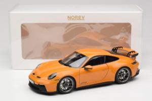 Porsche 911 992 GT3 Bahama Yellow Norev 1:18 187387 Métal Moulé — image 8 sur 8