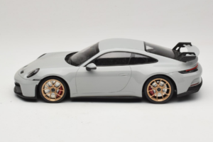Porsche 911 992 GT3 Chalk Jantes Dorées Minichamps 1:18 117069001 Métal Moulé — image 3 sur 6