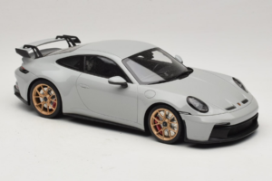 Porsche 911 992 GT3 Chalk Jantes Dorées Minichamps 1:18 117069001 Métal Moulé — image 4 sur 6