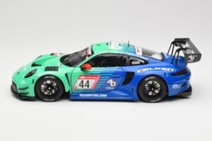 Porsche 911 992 GT3 R Falken #44 D. Eriksson / T. Heinemann 24 Hours of Nurburgring 2023 Minichamps 1:18 113236344 Métal Moul — image 4 sur 8