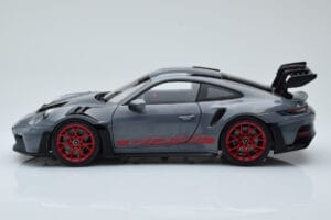 Porsche 911 992 GT3 RS Arctic Gris Pyro Rouge Norev 1:18 187350 Métal Moulé — image 4 sur 8
