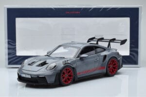 Porsche 911 992 GT3 RS Arctic Gris Pyro Rouge Norev 1:18 187350 Métal Moulé — image 8 sur 8