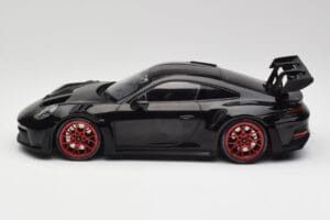 Porsche 911 992 GT3 RS Noir & Roues Rouges & Décor Noir Minichamps 1:18 153062240 Métal Moulé — image 3 sur 6