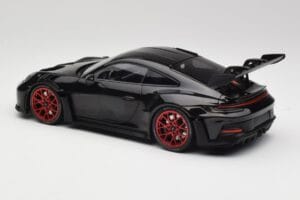 Porsche 911 992 GT3 RS Noir & Roues Rouges & Décor Noir Minichamps 1:18 153062240 Métal Moulé — image 5 sur 6
