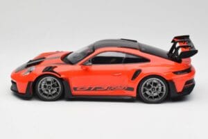 Porsche 911 992 GT3 RS Guards Orange & Jantes Argent Minichamps 1:18 911992002 Métal Moulé — image 3 sur 6