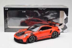 Porsche 911 992 GT3 RS Guards Orange & Jantes Argent Minichamps 1:18 911992002 Métal Moulé — image 6 sur 6