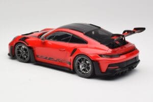 Porsche 911 992 GT3 RS Guards Rouge & Roues Argent Weissach Package Minichamps 1:18 153062246 Métal Moulé — image 5 sur 6