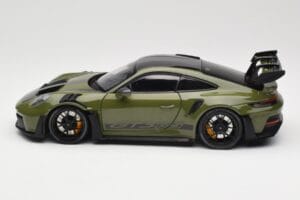 Porsche 911 992 GT3 RS Nato Olive & Black Wheels Minichamps 1:18 110062027 Métal Moulé — image 4 sur 8