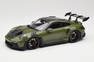 Porsche 911 992 GT3 RS Nato Olive & Black Wheels Minichamps 1:18 110062027 Métal Moulé