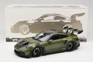 Porsche 911 992 GT3 RS Nato Olive & Black Wheels Minichamps 1:18 110062027 Métal Moulé — image 8 sur 8
