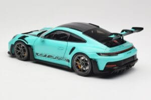Porsche 911 992 GT3 RS Python Green & Dark Silver Wheels Minichamps 1:18 110062026 Métal Moulé — image 7 sur 8