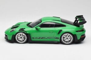 Porsche 911 992 GT3 RS Python Vert & Roues Argent & Décor Noir Minichamps 1:18 153062235 Métal Moulé — image 3 sur 6