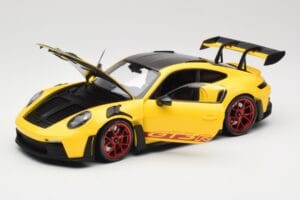 Porsche 911 992 GT3 RS Racing Yellow Weissach Package & Red Wheels Minichamps 1:18 110062025 Métal Moulé — image 2 sur 8