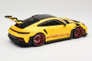 Porsche 911 992 GT3 RS Racing Yellow Weissach Package & Red Wheels Minichamps 1:18 110062025 Métal Moulé — image 3 sur 8