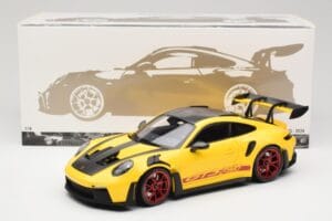 Porsche 911 992 GT3 RS Racing Yellow Weissach Package & Red Wheels Minichamps 1:18 110062025 Métal Moulé — image 8 sur 8