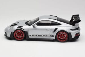 Porsche 911 992 GT3 RS Argent & Roues Rouges Minichamps 1:18 153062241 Métal Moulé — image 3 sur 6
