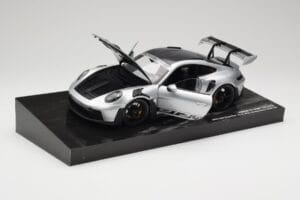 Porsche 911 992 GT3 RS Argent Weissach Package Minichamps 1:18 110062020 Métal Moulé — image 3 sur 8