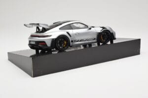 Porsche 911 992 GT3 RS Argent Weissach Package Minichamps 1:18 110062020 Métal Moulé — image 4 sur 8