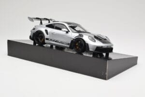 Porsche 911 992 GT3 RS Argent Weissach Package Minichamps 1:18 110062020 Métal Moulé — image 6 sur 8