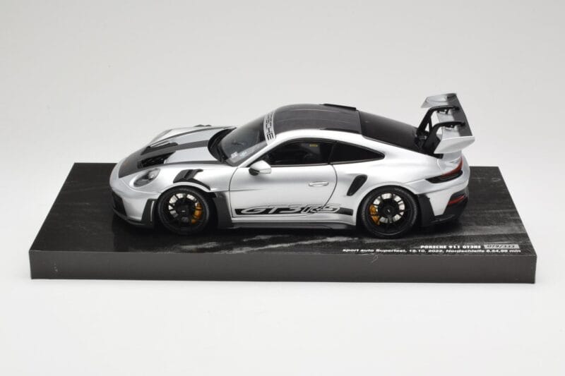 Porsche 911 992 GT3 RS Argent Weissach Package Minichamps 1:18 110062020 Métal Moulé