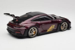 Porsche 911 992 GT3 RS Ultraviolet & Jantes Argent Minichamps 1:18 110062029 Métal Moulé — image 3 sur 8