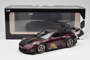 Porsche 911 992 GT3 RS Ultraviolet & Jantes Argent Minichamps 1:18 110062029 Métal Moulé — image 8 sur 8