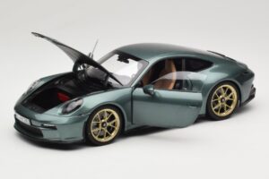 Porsche 911 992 GT3 Touring Package Malachite Green Metallic Norev 1:18 187382 Métal Moulé — image 2 sur 8