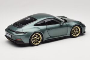 Porsche 911 992 GT3 Touring Package Malachite Green Metallic Norev 1:18 187382 Métal Moulé — image 3 sur 8