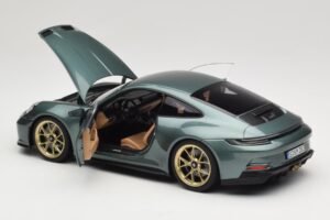 Porsche 911 992 GT3 Touring Package Malachite Green Metallic Norev 1:18 187382 Métal Moulé — image 5 sur 8