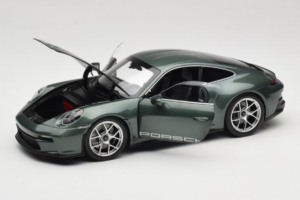 Porsche 911 992 S/T Malachite Green Metallic Norev 1:18 187472 Métal Moulé — image 2 sur 8