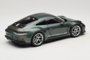 Porsche 911 992 S/T Malachite Green Metallic Norev 1:18 187472 Métal Moulé — image 3 sur 8