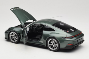 Porsche 911 992 S/T Malachite Green Metallic Norev 1:18 187472 Métal Moulé — image 4 sur 8