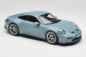 Porsche 911 992 S/T Meissen Blue Norev 1:18 187470 Métal Moulé — image 6 sur 8