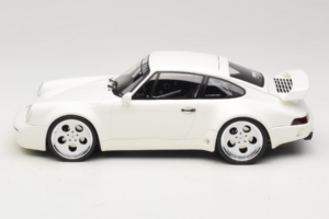 Porsche 911 992 Strosek Giga White GT Spirit 1:18 GT525 Résine — image 3 sur 6