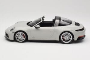 Porsche 911 992 Targa 4 GTS Gris Minichamps 1:18 155061064 Métal Moulé — image 3 sur 6
