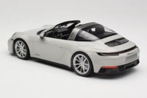 Porsche 911 992 Targa 4 GTS Gris Minichamps 1:18 155061064 Métal Moulé — image 5 sur 6