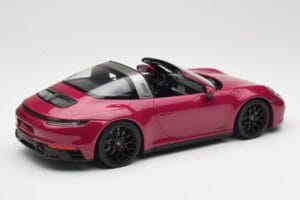 Porsche 911 992 Targa 4 GTS Rubystar Minichamps 1:18 155061066 Métal Moulé — image 2 sur 6