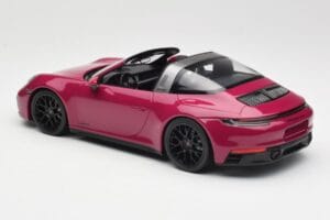 Porsche 911 992 Targa 4 GTS Rubystar Minichamps 1:18 155061066 Métal Moulé — image 5 sur 6